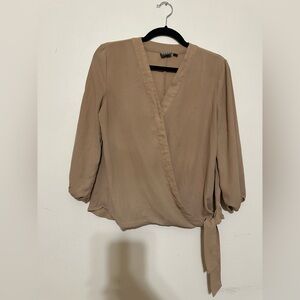 Soho New York & Company Tan Wrap-Front Side Tie Blouse Size S (4/6)